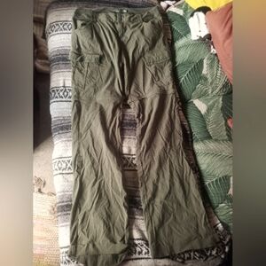 Green Prana pants capris zip off